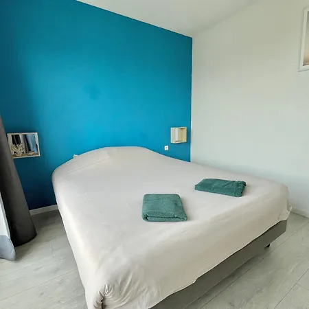 La Maison Penchee, Avec Jardin A 50m De La *