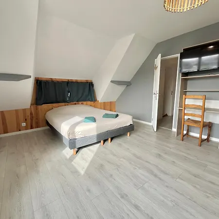 La Maison Penchee, Avec Jardin A 50m De La Nyaraló *