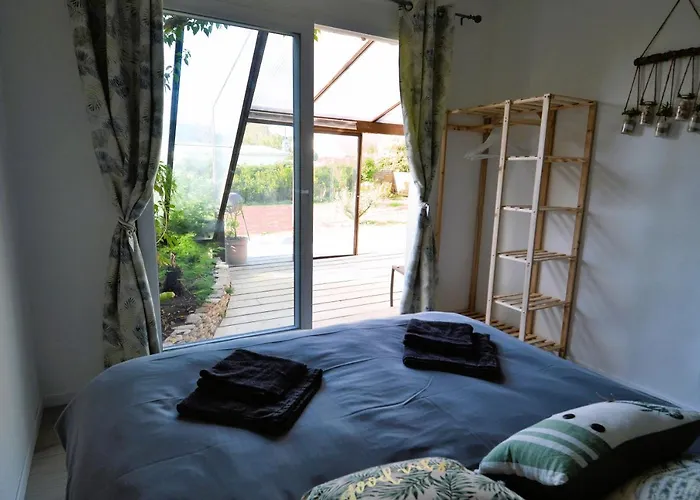 בית נופש La Maison Penchee, Avec Jardin A 50m De La *