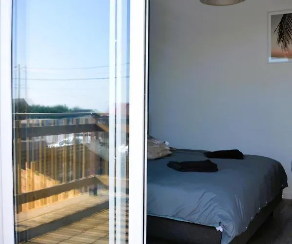 Ferienhaus La Maison Penchee, Avec Jardin A 50m De La