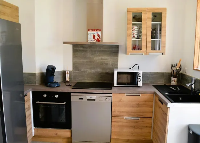 La Maison Penchee, Avec Jardin A 50m De La *