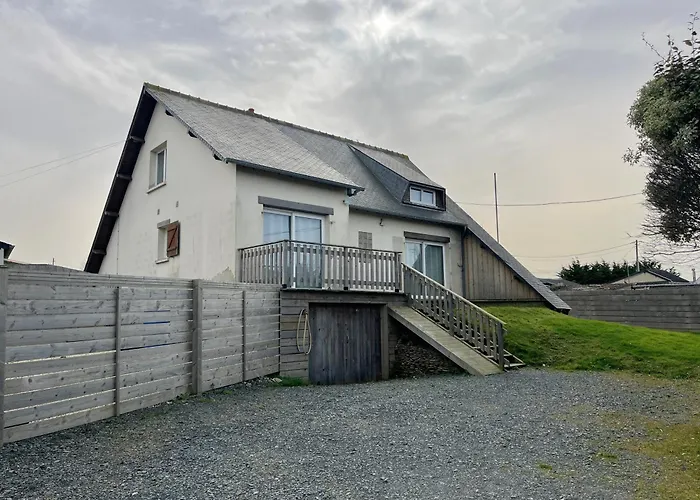 La Maison Penchee, Avec Jardin A 50m De La Feriehus *