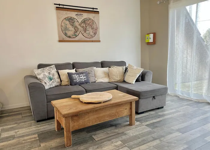 La Maison Penchee, Avec Jardin A 50m De La Feriehus